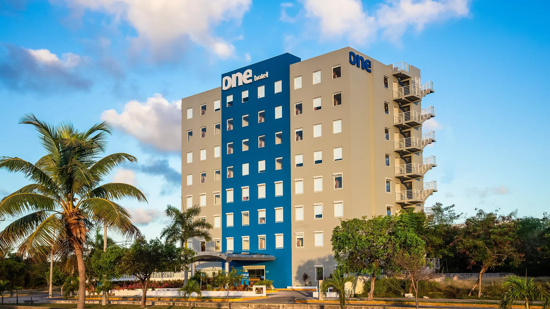 One Cancun Centro