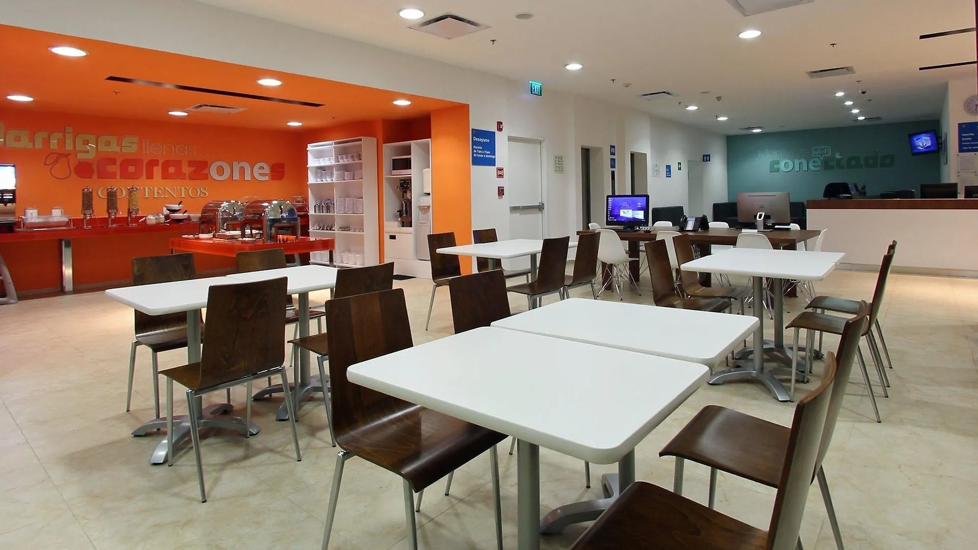 One Cancun Centro 3*,