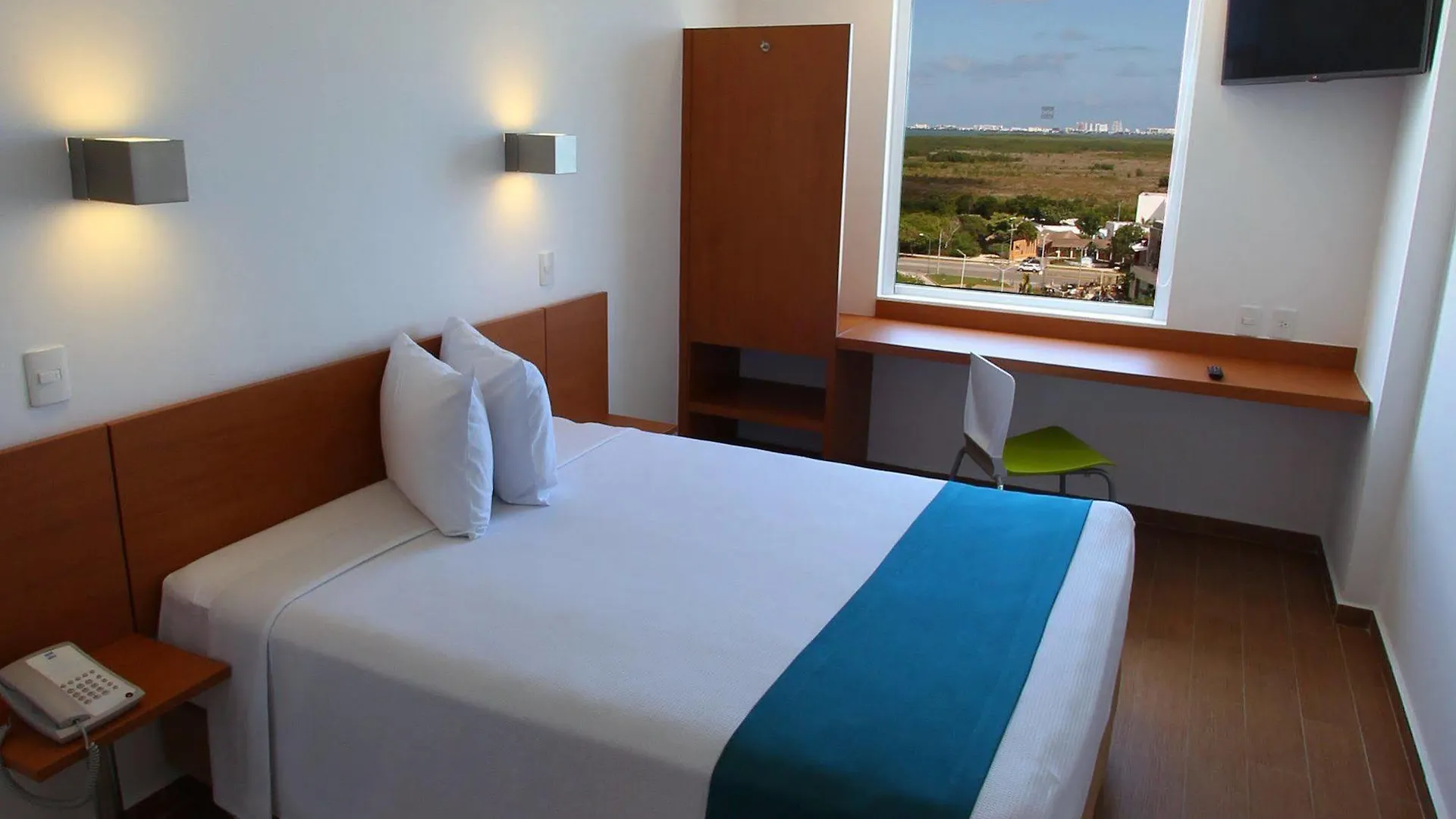 One Cancun Centro