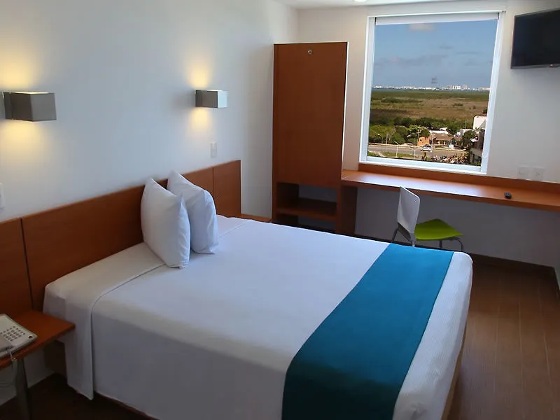 One Cancun Centro Otel